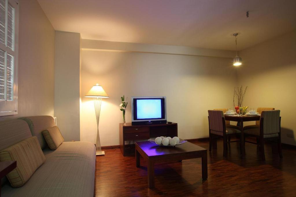Amorsolo Mansion Hotel 마닐라 외부 사진